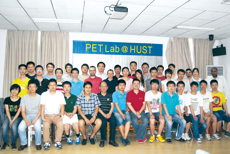 1507389501474209.jpg PET实验室集体照.JPG