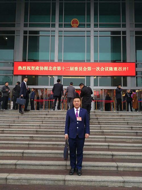 1516705520404622.jpg jpg陈思炎照片.jpg