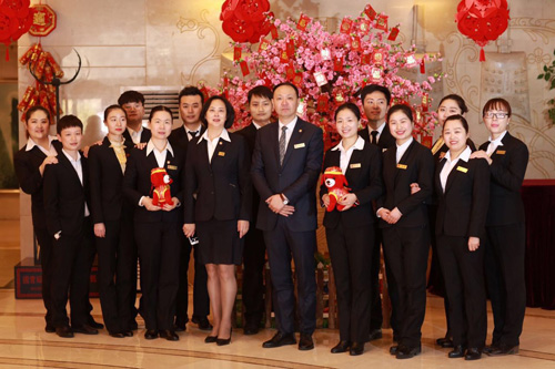 1527769458555055.jpg .jpg大厦留影.jpg