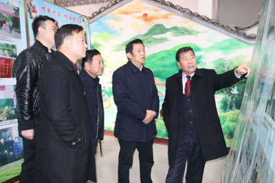1547564708466629.jpg 右一参观者.jpg