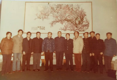 1563366037734124.jpg 王任重视察基地留影.jpg