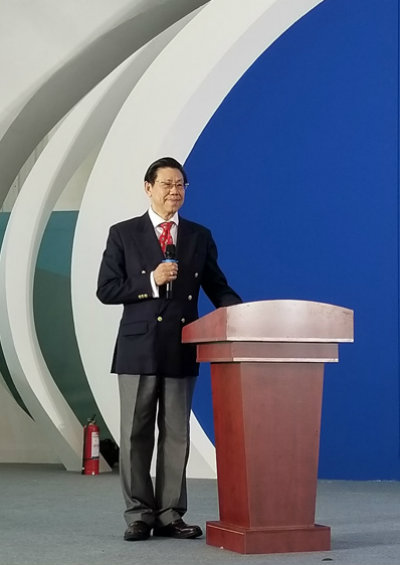 1575958904687550.jpg 罗盖教授在世界健康博览会上作主题发言1+.jpg