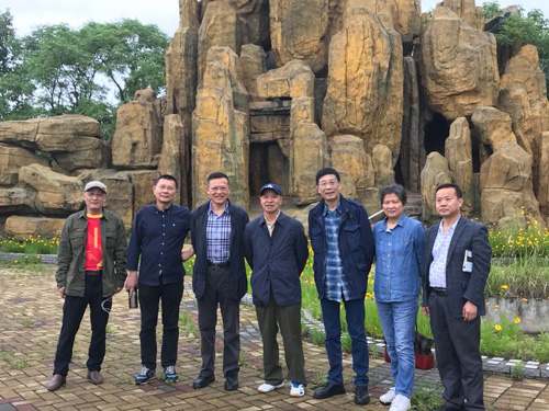 1527976331769548.jpg .jpg考察团留影.jpg