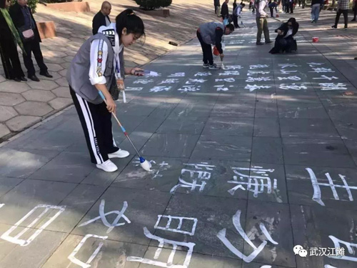 1540732270939794.jpg +决.jpg