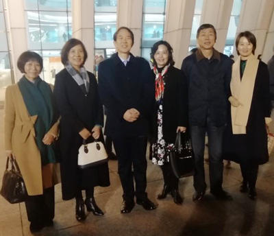 1543050936181394.jpg 黄与交留影.jpg