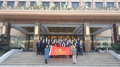 1552387898649304.jpg 合影永远跟党走.jpg+.jpg