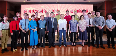 1561887320366913.jpg 合影.jpg