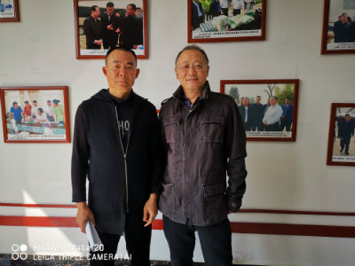 1572966900485679.jpg 代新元与彭文平合影++.jpg