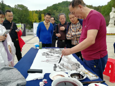 1573923782957134.jpg 徐总看知音图++.jpg