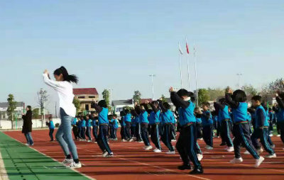 1574652903483813.jpg 打拳.jpg