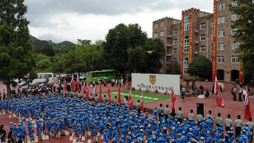 1531473856267870.jpg jpg军训图片.jpg