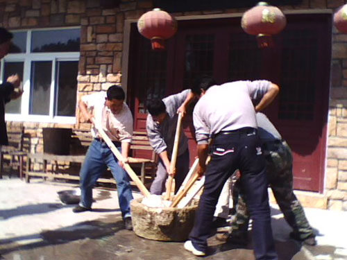 1532696134721356.jpg 打糍粑.jpg