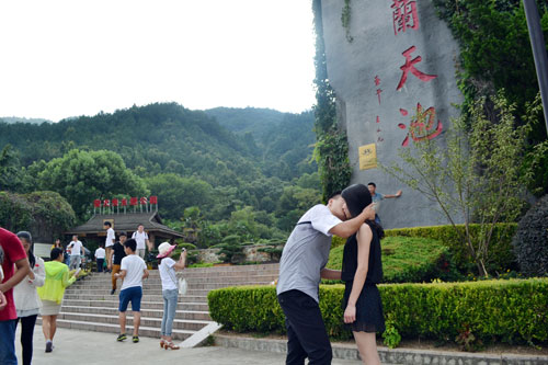 1542045224344688.jpg DSC_0685天池1.jpg