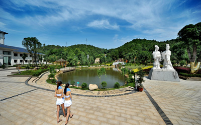 1542985636564481.jpg 山湖温泉二乔名片.jpg