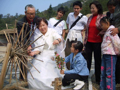 1556418598391536.gif 纺线.gif