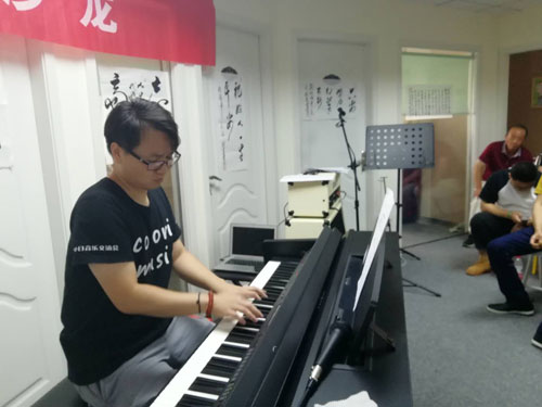 1530299674773121.jpg 汪扬钢琴.jpg