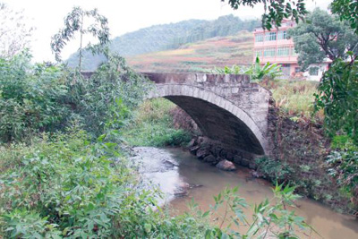 1553736904160594.jpg 老闸.jpg