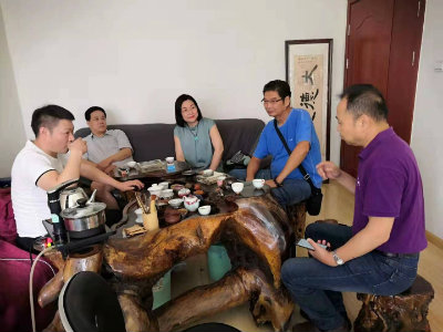 1565894840548778.jpg “艺沙星”总经理办公室的客人们.jpg
