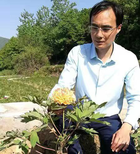 1577161731806671.jpg 男副会长.jpg
