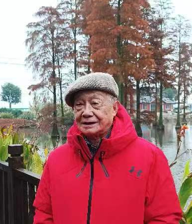 1762171944440761.jpg 黄自华近照.jpg