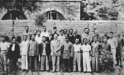 1564266109293688.jpg 毛等接见中外名记.jpg