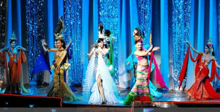 1616051078616102.jpg 10、芭堤雅美艳夺人的人妖表演.jpg
