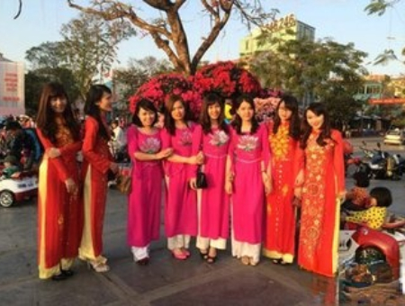 1637867488703720.jpg 39、越南海防市春节温暖,妹子们成.jpg