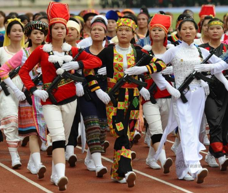1649167908342685.jpg 14、在越南奠边府战役五十周年祭,.jpg