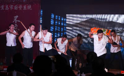 1544249206301872.jpg 一组男青年.jpg