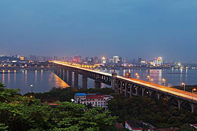 1555907230772975.jpg 长江大桥.jpg+.jpg