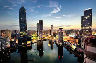 1555907274510391.jpg 楚河汉街.jpg+.jpg
