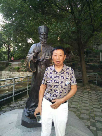 1570392234204021.jpg 何平东近照.jpg