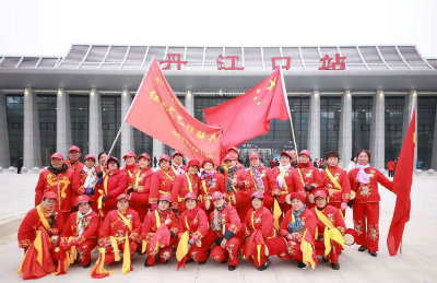 1575255716451680.jpg 高铁站++.jpg